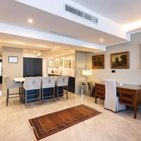 Lavish Seafront * Sliema