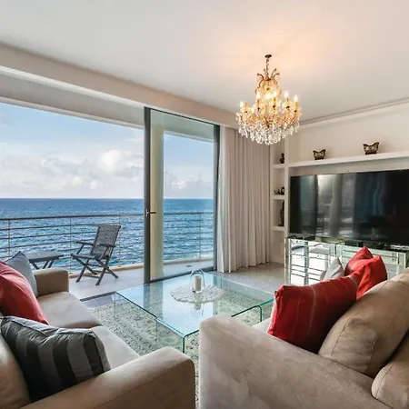 Apartment Lavish Seafront