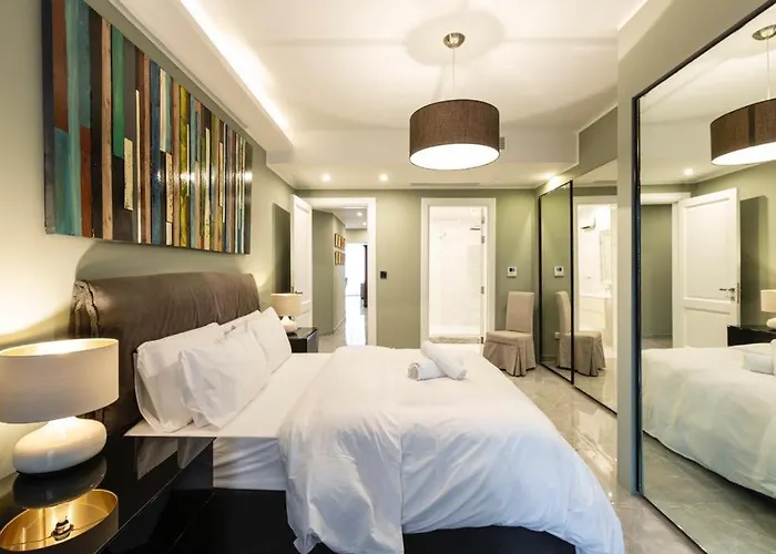 Lavish Seafront * Sliema